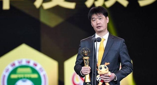锋线球员3选1搭配武磊，踢<a href=
