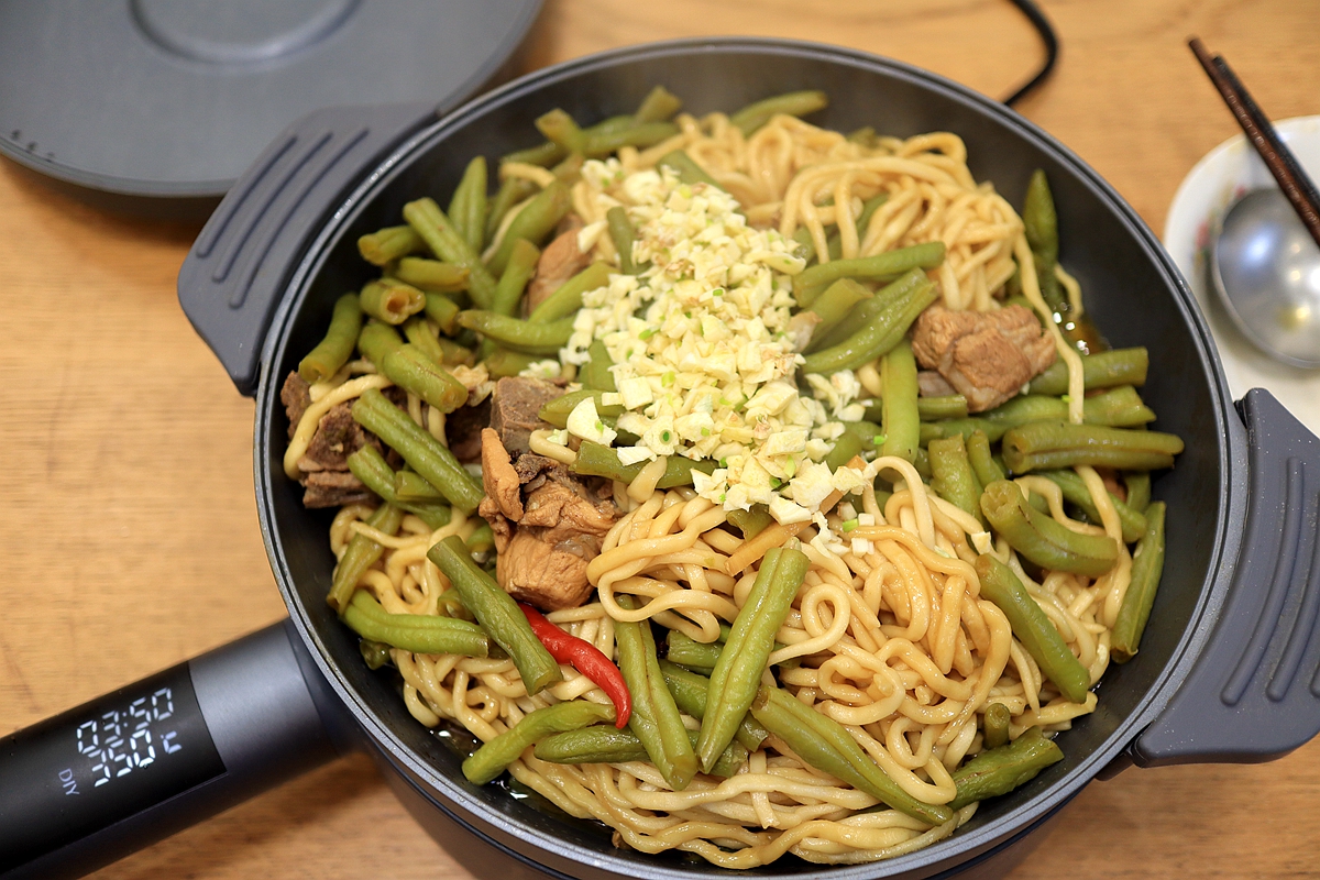 [转载]百吃不厌的排骨豆角焖面，省一个步骤，面条柔软入味，越吃越爱