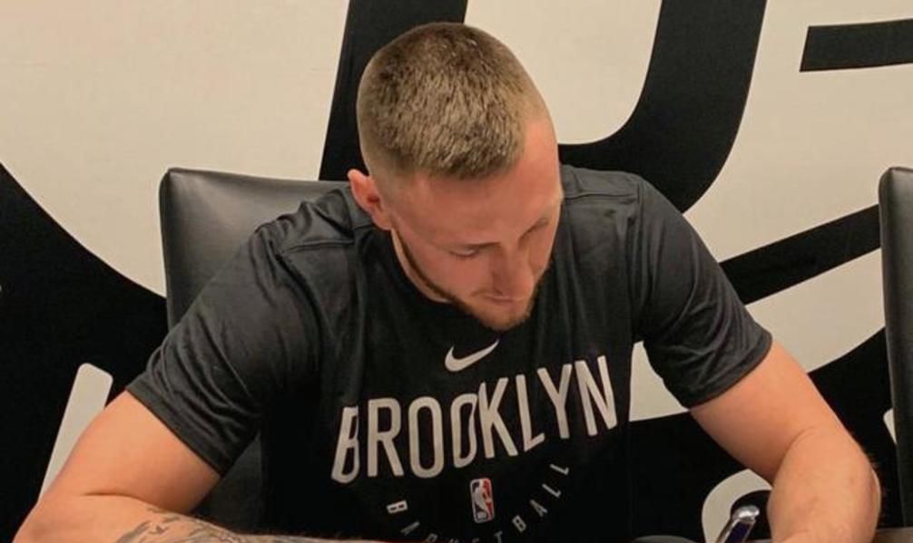 签约篮网10天，得到21+6+6！周琦远赴澳洲，他的大哥是什么来路！