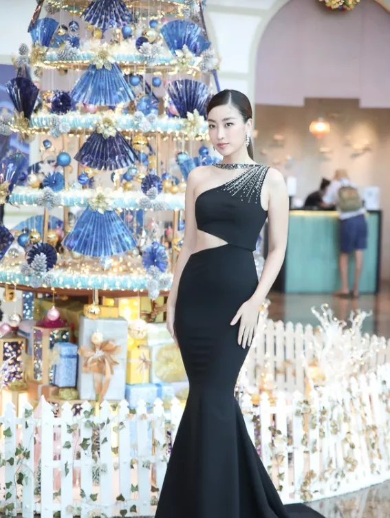 越南多位选美小姐出席发布会，众多佳丽盛装打扮，堪称视觉盛宴！