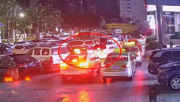 驾校员工开教练车闯祸,却一口咬定是后车撞的!结果被禁驾10年!休闲区蓝鸢梦想 - Www.slyday.coM 驾校员工开教练车闯祸,却一口咬定是后车撞的!结果被禁驾10年!休闲区蓝鸢梦想 - Www.slyday.coM