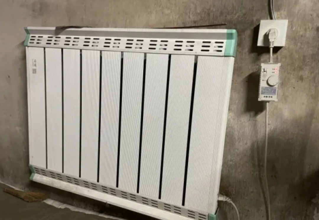 部分古城居民称，当地政府集中配发的电暖器散热效果不佳。图源：央广网