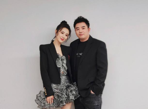 90亿元财富的薇娅夫妇,商业版图坍塌 业内人士:她不是最后一个休闲区蓝鸢梦想 - Www.slyday.coM 90亿元财富的薇娅夫妇,商业版图坍塌 业内人士:她不是最后一个休闲区蓝鸢梦想 - Www.slyday.coM