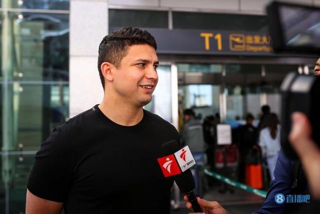 津媒:足协曾想方设法留住归化,但艾洛二人未能与广州队达成一致休闲区蓝鸢梦想 - Www.slyday.coM 津媒:足协曾想方设法留住归化,但艾洛二人未能与广州队达成一致休闲区蓝鸢梦想 - Www.slyday.coM