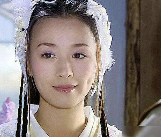 中年酒窝美人：殷桃媚态、张庭灵动、林心如甜美，小花们比不了！