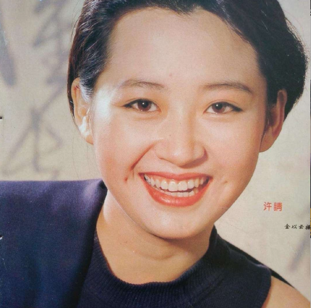 中年酒窝美人：殷桃媚态、张庭灵动、林心如甜美，小花们比不了！