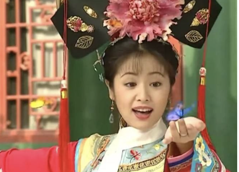 中年酒窝美人：殷桃媚态、张庭灵动、林心如甜美，小花们比不了！