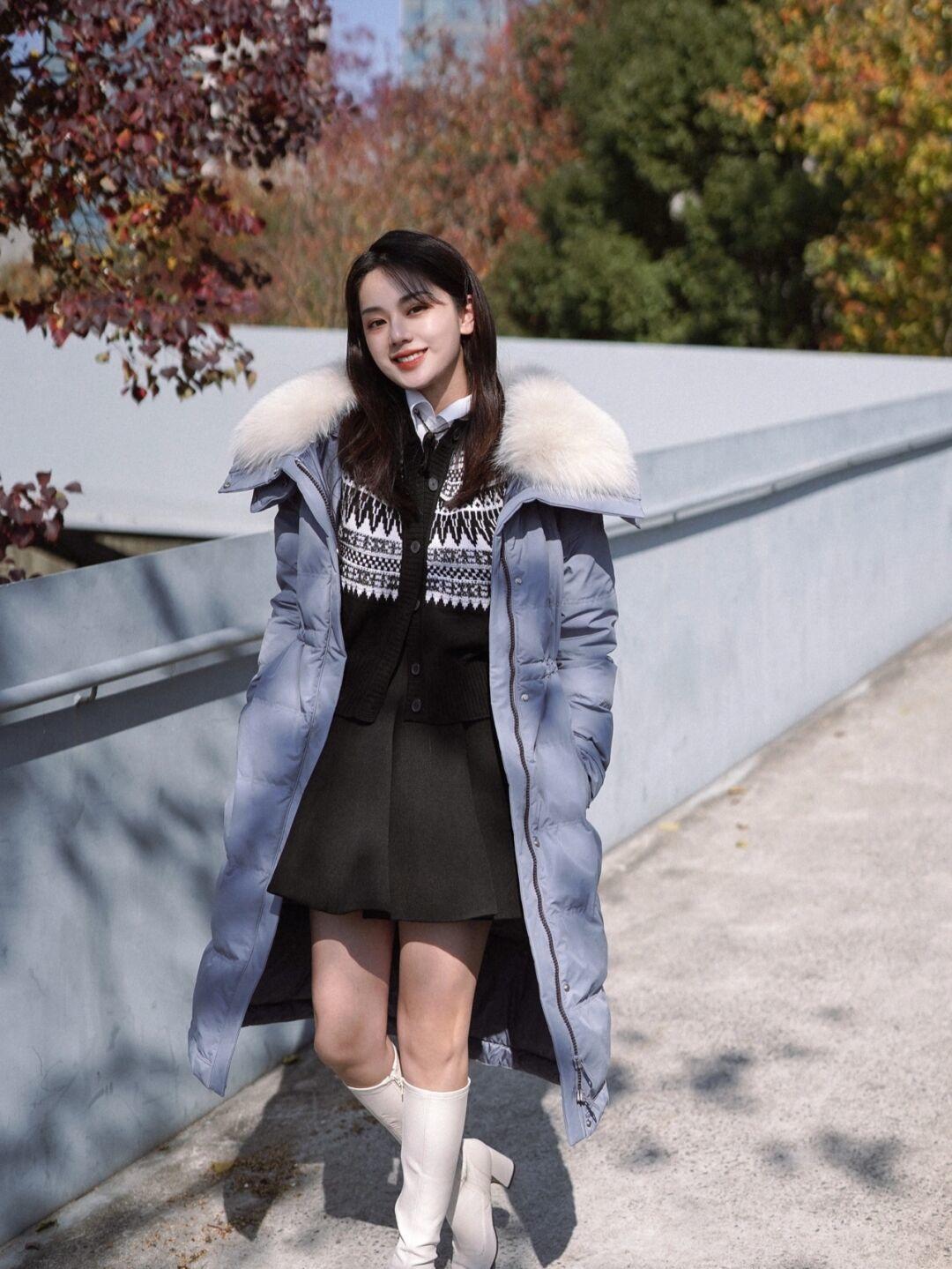 冬天还是穿“羽绒服”更暖和，简约利落又有格调，让你穿出气质美