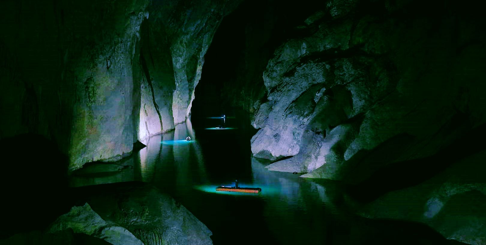 越南第一大洞,里面有森林、河流、沙滩,仿佛能通向“异世界”