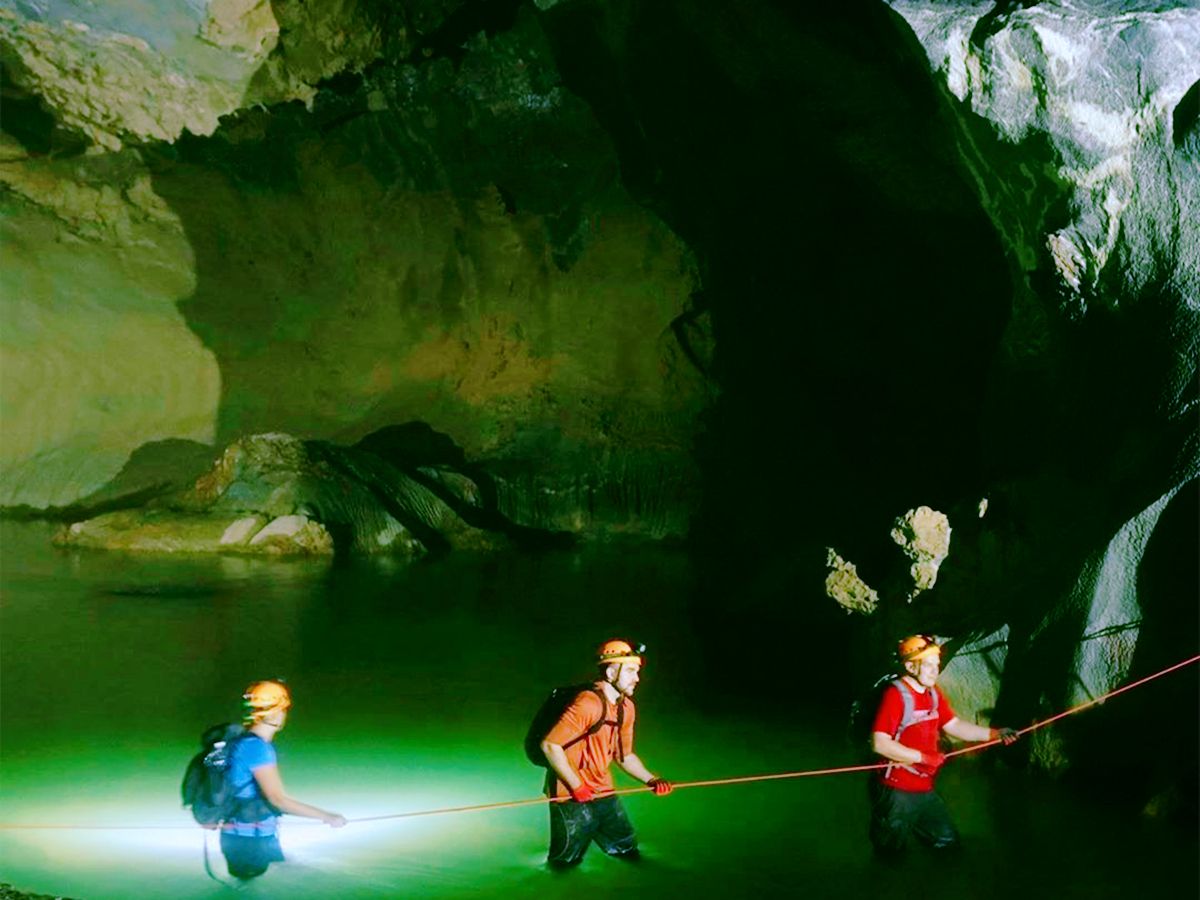 越南第一大洞,里面有森林、河流、沙滩,仿佛能通向“异世界”