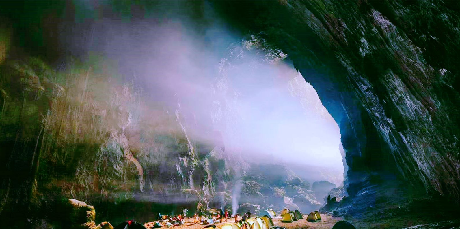 越南第一大洞，里面有森林、河流、沙滩，仿佛能通向“异世界”
