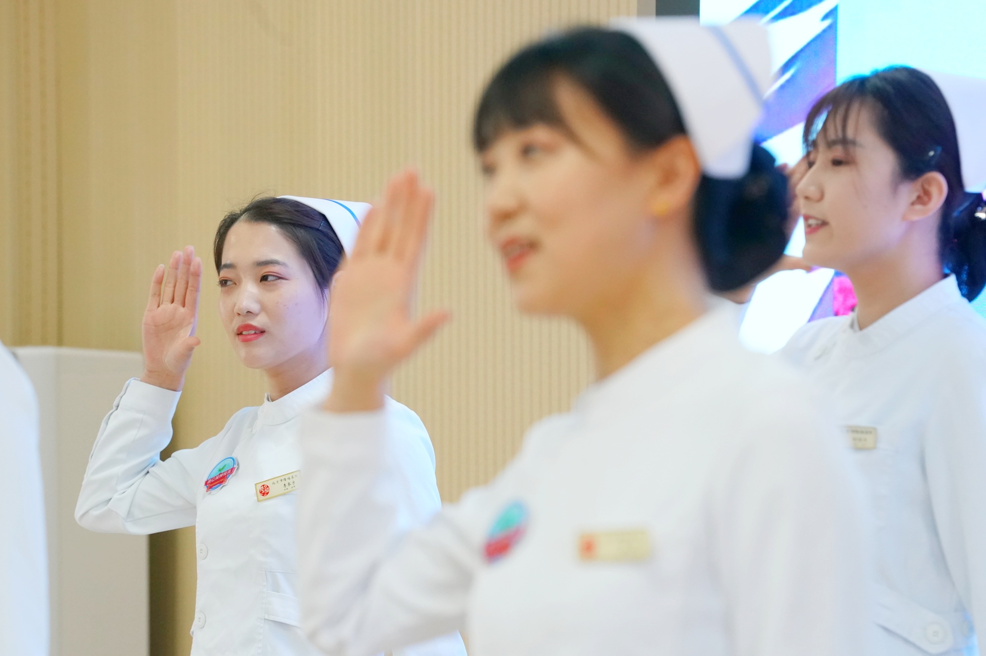 啥叫一线工作者 1b2f-823b20779b7f6e4a59be1575d51bdcbe.jpg