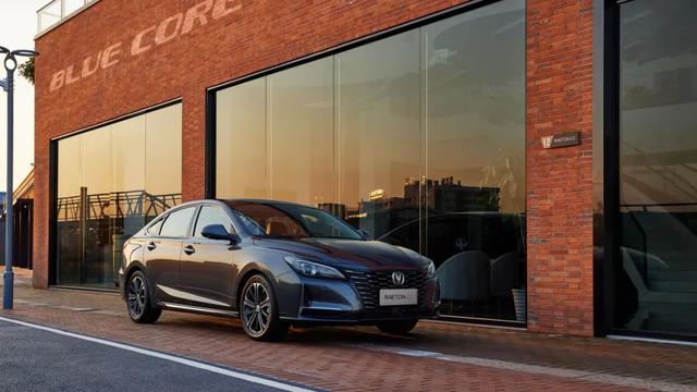 10万元预算 新锐程CC蓝鲸版和朗逸谁更值得买?