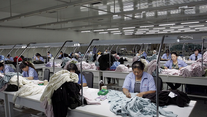 纺织原材料上涨，服装企业为何不敢“叫苦”涨价？