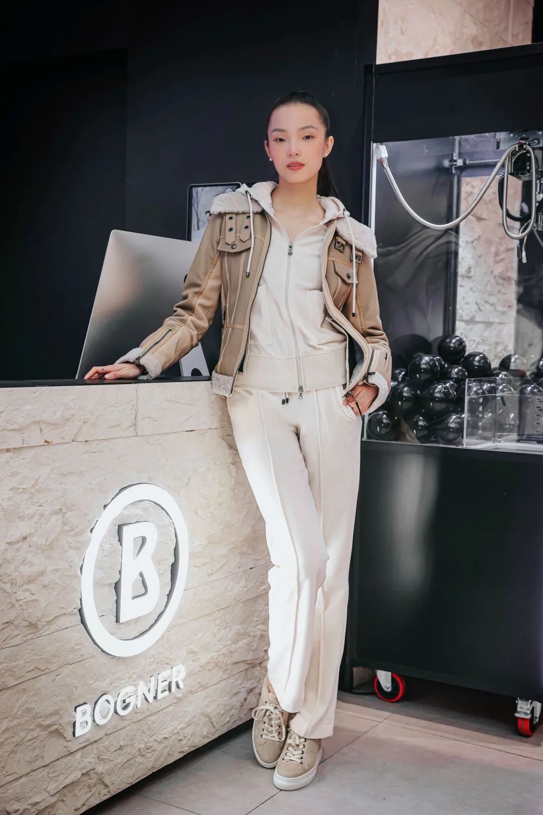 bogner官宣杨洋为品牌代言人吴谨言剪彩波司登快闪店