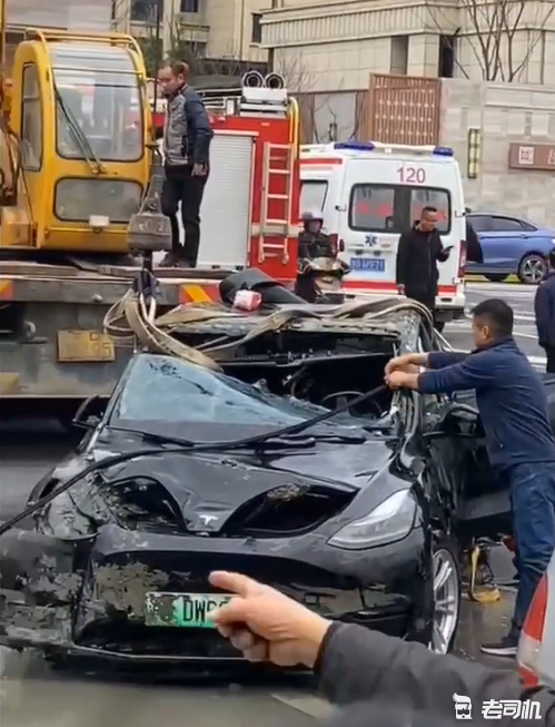 特斯拉回应并非试驾车 江苏省一特斯拉Model Y坠河休闲区蓝鸢梦想 - Www.slyday.coM 特斯拉回应并非试驾车 江苏省一特斯拉Model Y坠河休闲区蓝鸢梦想 - Www.slyday.coM