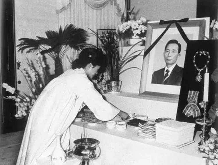 青瓦台“魔咒”被破 <a href=