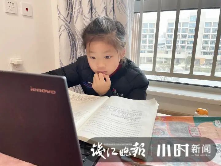 一起比个心!隔离点里的上虞小女孩,为新昌警察叔叔画了两幅画休闲区蓝鸢梦想 - Www.slyday.coM 一起比个心!隔离点里的上虞小女孩,为新昌警察叔叔画了两幅画休闲区蓝鸢梦想 - Www.slyday.coM