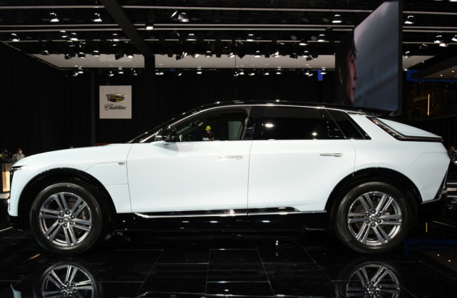 不声不响的凯迪拉克甩出一张王牌,LYRIQ预售43.97万元休闲区蓝鸢梦想 - Www.slyday.coM 不声不响的凯迪拉克甩出一张王牌,LYRIQ预售43.97万元休闲区蓝鸢梦想 - Www.slyday.coM