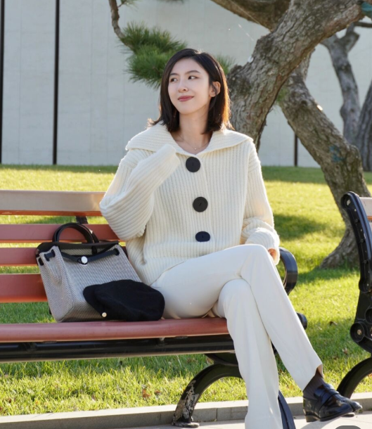 想要温柔还保暖？瞧博主的毛衣穿搭方法，让你做个美美的小仙女