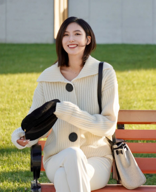 想要温柔还保暖？瞧博主的毛衣穿搭方法，让你做个美美的小仙女