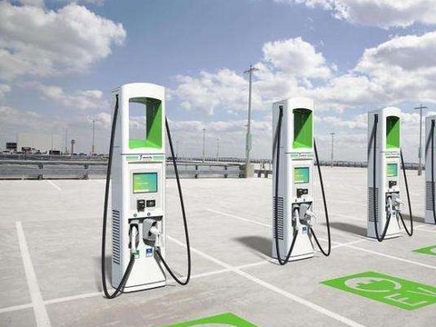 北京多位电动车主称充电靠抢位