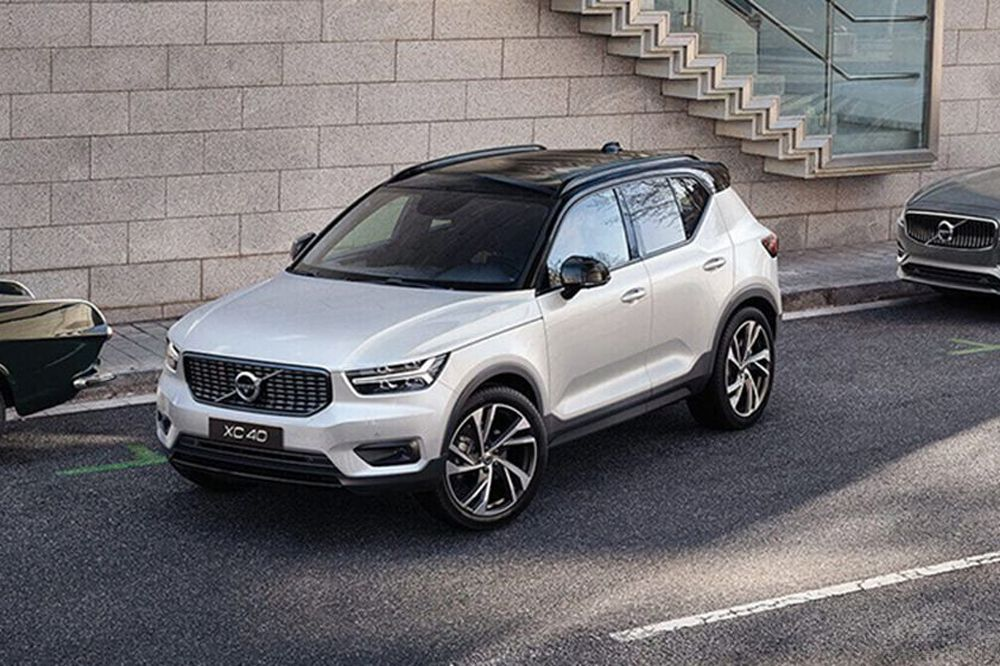 手持30万入手豪华SUV,凯迪拉克XT4、Q3、XC40谁更值得一看?