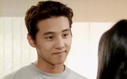 初代亚洲男神现状，郭富城、陈冠希家庭美满，69岁尊龙孤身一人