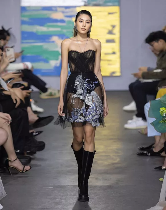 越南27岁女模特第二次上榜“2021年全球100张最美面孔”