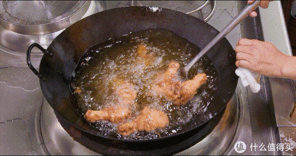 厨师长分享美味小吃:“油炸鸡腿”,在家也能做,干净又卫生休闲区蓝鸢梦想 - Www.slyday.coM 厨师长分享美味小吃:“油炸鸡腿”,在家也能做,干净又卫生休闲区蓝鸢梦想 - Www.slyday.coM