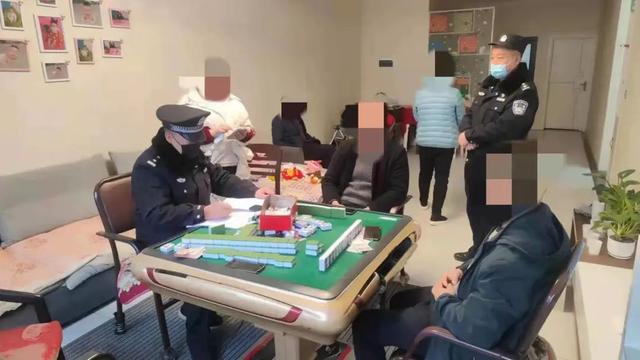 一男子为躲避管控,从西安咸阳国际机场徒步进入秦岭山区休闲区蓝鸢梦想 - Www.slyday.coM 一男子为躲避管控,从西安咸阳国际机场徒步进入秦岭山区休闲区蓝鸢梦想 - Www.slyday.coM