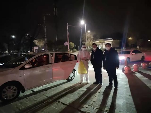 西安灞桥法院:“暖宝宝”plus,为爱加油休闲区蓝鸢梦想 - Www.slyday.coM 西安灞桥法院:“暖宝宝”plus,为爱加油休闲区蓝鸢梦想 - Www.slyday.coM