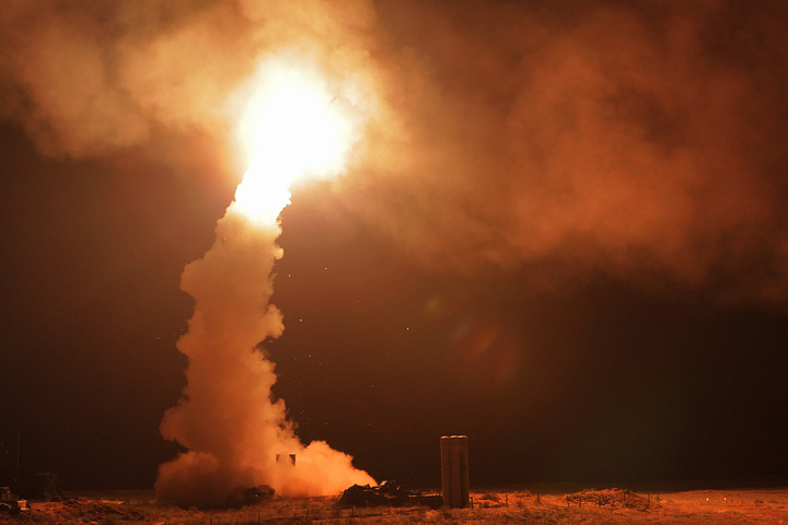 ▲资料图片：俄军S-400地空导弹系统在阿斯特拉罕州阿舒卢克靶场进行实弹发射。新华社／俄新社