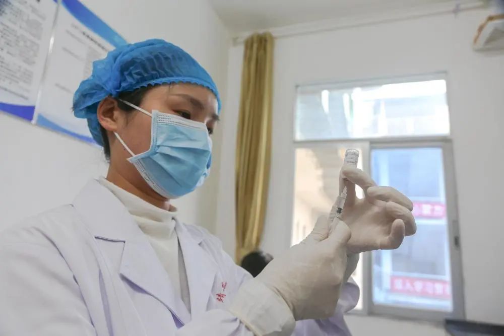 多地免费接种HPV疫苗!何时打?男性也要接种吗?一文读懂→休闲区蓝鸢梦想 - Www.slyday.coM 多地免费接种HPV疫苗!何时打?男性也要接种吗?一文读懂→休闲区蓝鸢梦想 - Www.slyday.coM