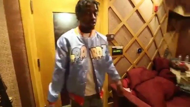 liltjay展示了与polog合作的曲目片段