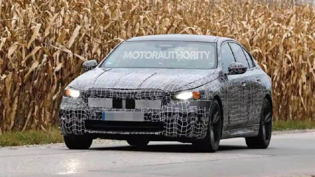 抛弃大鼻孔 精致化的全新一代宝马5系会是什么样？