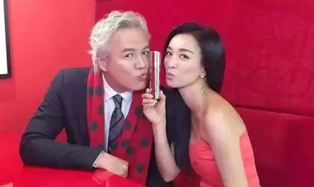 张庭夫妇公司涉嫌传销被查,冻结资金6亿?起底他们的微商帝国休闲区蓝鸢梦想 - Www.slyday.coM 张庭夫妇公司涉嫌传销被查,冻结资金6亿?起底他们的微商帝国休闲区蓝鸢梦想 - Www.slyday.coM