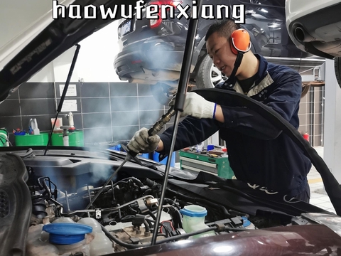 重庆金钣手汽车维修保养之干冰清洗汽车积碳