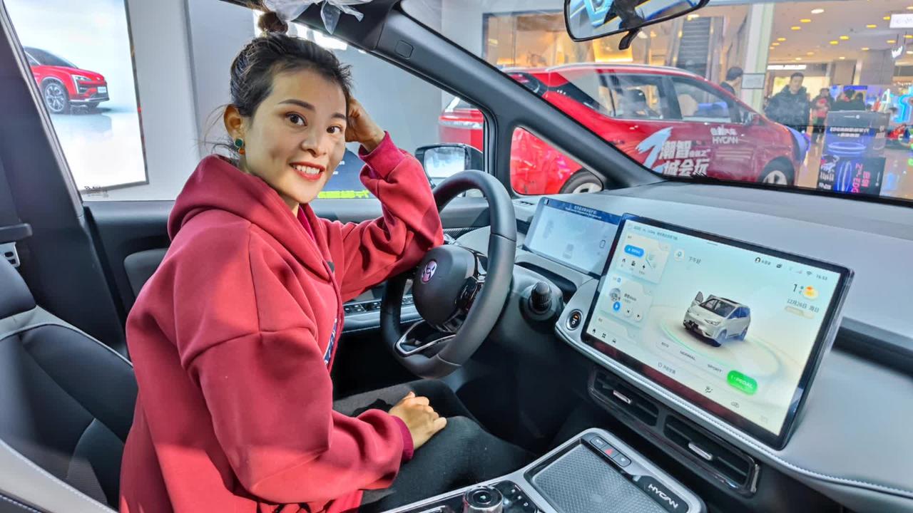 合创Z03进店实拍，比广汽埃安AION Y强在哪里？合创z03