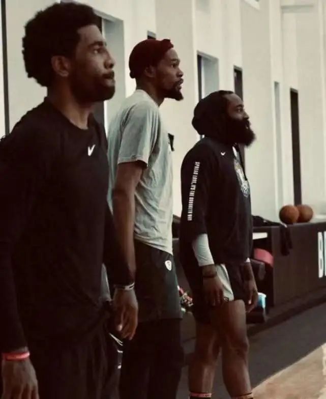 再见了,小托马斯!你好,欧文!休闲区蓝鸢梦想 - Www.slyday.coM 再见了,小托马斯!你好,欧文!休闲区蓝鸢梦想 - Www.slyday.coM