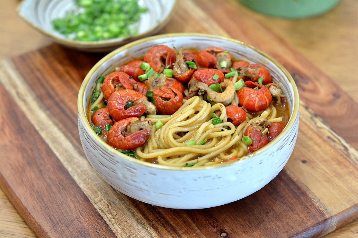 2款麻辣小龙虾汤面，8分钟出锅，最适合上班族早餐吃，省事够味