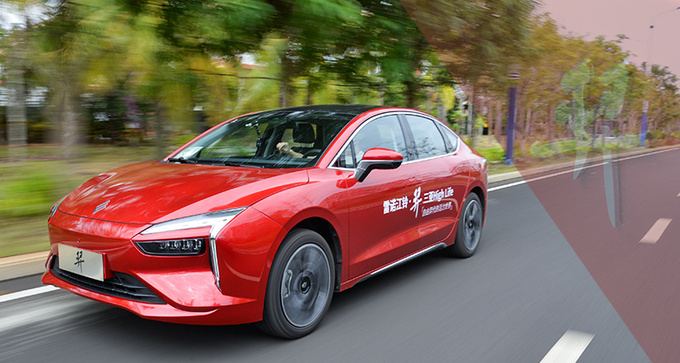 5.8秒破百，双电机四驱新车16万多就能买！抢先试驾雷诺江铃·羿