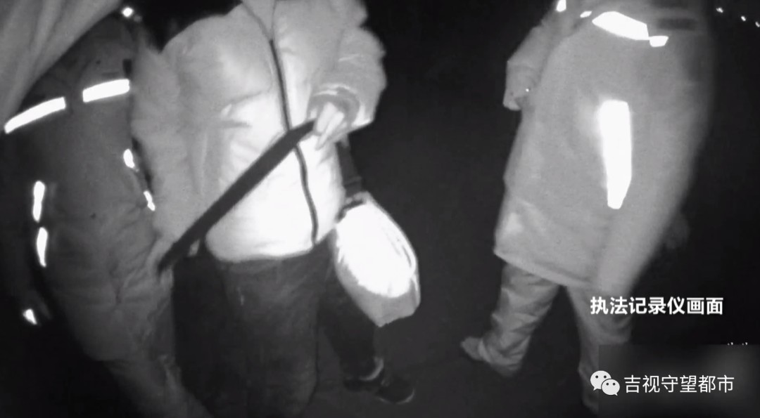 酒驾遇查,“嘴硬”一家人坚称司机没喝酒...休闲区蓝鸢梦想 - Www.slyday.coM 酒驾遇查,“嘴硬”一家人坚称司机没喝酒...休闲区蓝鸢梦想 - Www.slyday.coM