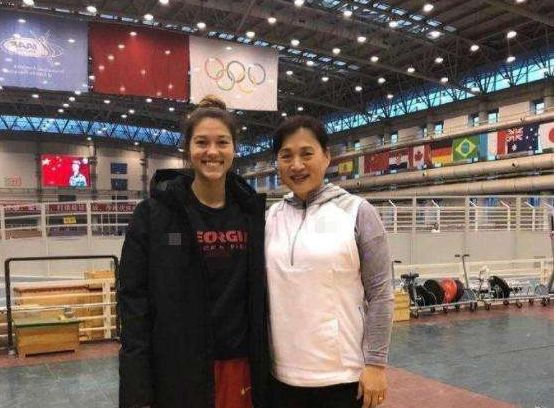 郑妮娜力饱受<a href=