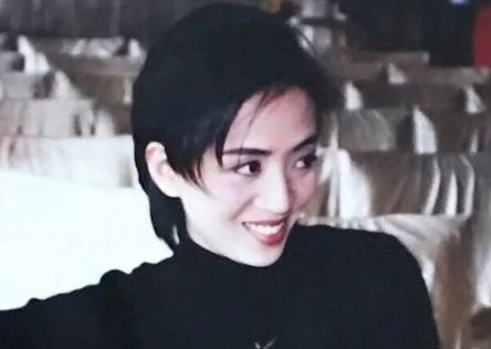 梅艳芳逝世18周年袁咏仪连续11年悼念梅姐你好吗