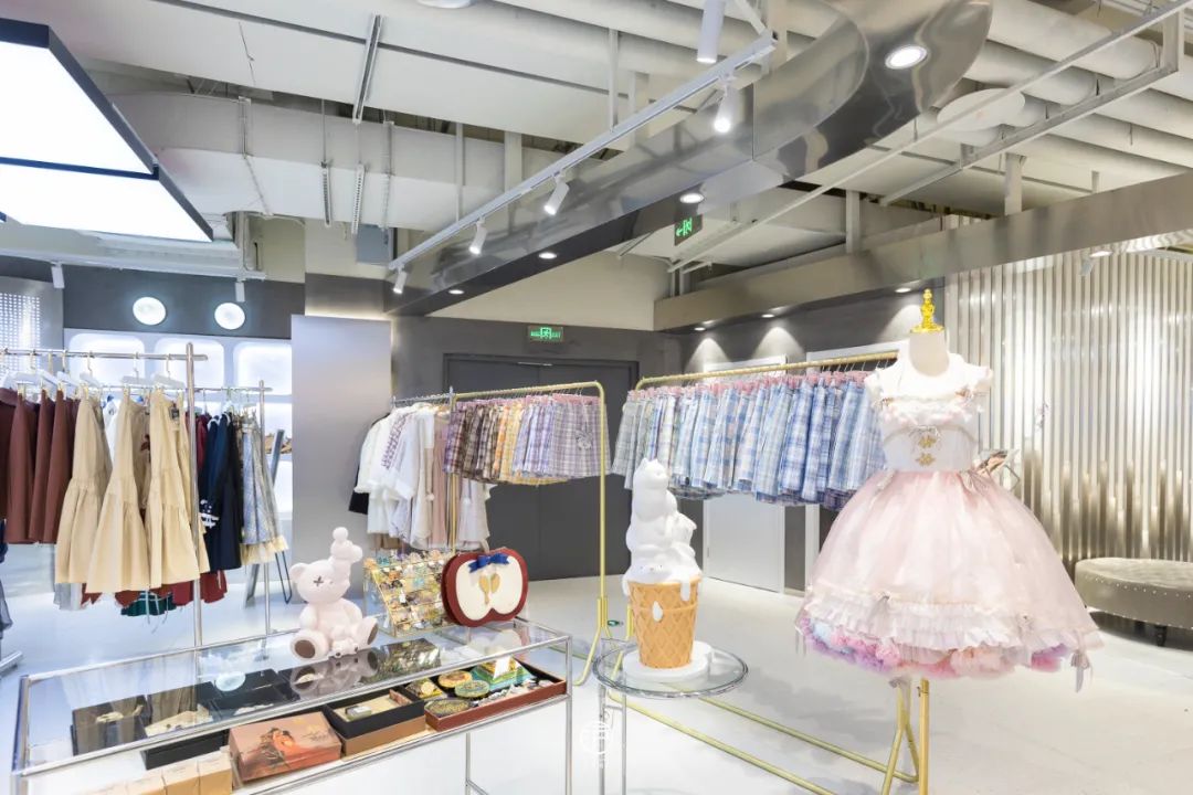 重磅!上海第三座大融城开业了!地铁2号线直达!人气首店抢先看!休闲区蓝鸢梦想 - Www.slyday.coM 重磅!上海第三座大融城开业了!地铁2号线直达!人气首店抢先看!休闲区蓝鸢梦想 - Www.slyday.coM