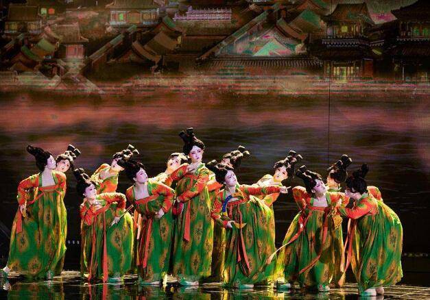 2021年人文热点回眸:坚守、跨界、出圈休闲区蓝鸢梦想 - Www.slyday.coM 2021年人文热点回眸:坚守、跨界、出圈休闲区蓝鸢梦想 - Www.slyday.coM