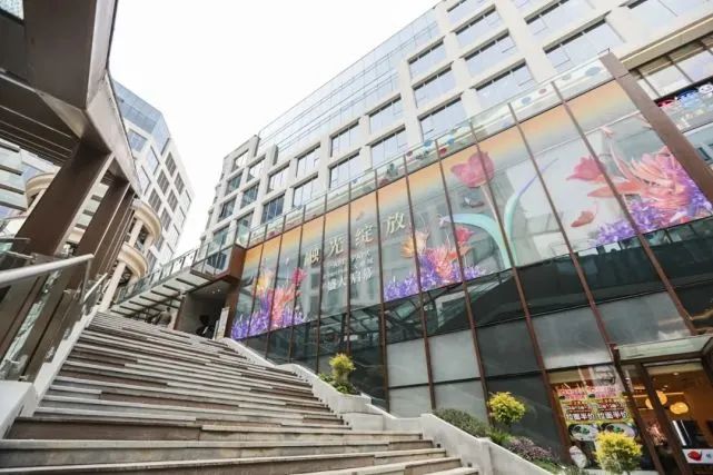 重磅!上海第三座大融城开业了!地铁2号线直达!人气首店抢先看!休闲区蓝鸢梦想 - Www.slyday.coM 重磅!上海第三座大融城开业了!地铁2号线直达!人气首店抢先看!休闲区蓝鸢梦想 - Www.slyday.coM