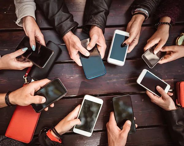 爱刷短视频的看过来!年度大盘点,这些都是骗人的!休闲区蓝鸢梦想 - Www.slyday.coM 爱刷短视频的看过来!年度大盘点,这些都是骗人的!休闲区蓝鸢梦想 - Www.slyday.coM