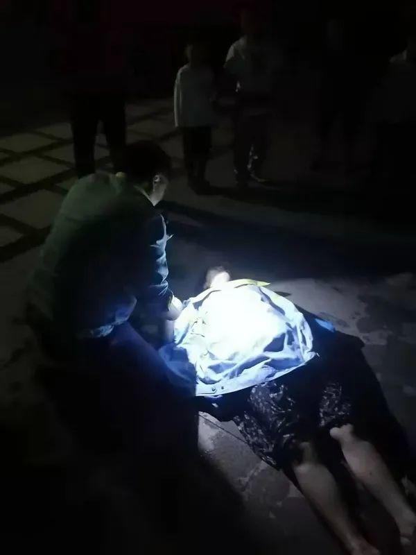 点赞!许昌一加油站员工下班路上跳水救人,事后悄然离开休闲区蓝鸢梦想 - Www.slyday.coM 点赞!许昌一加油站员工下班路上跳水救人,事后悄然离开休闲区蓝鸢梦想 - Www.slyday.coM